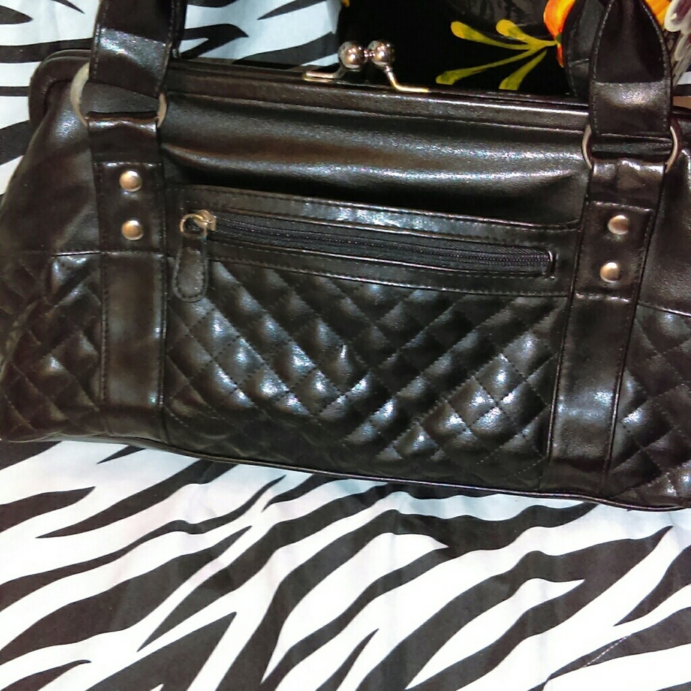 Bueno black leather bag